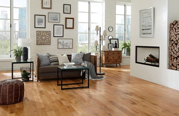 Sử dụng sàn gỗ tự nhiên ở phòng khách làm tăng tính thẩm mỹ cho căn nhà